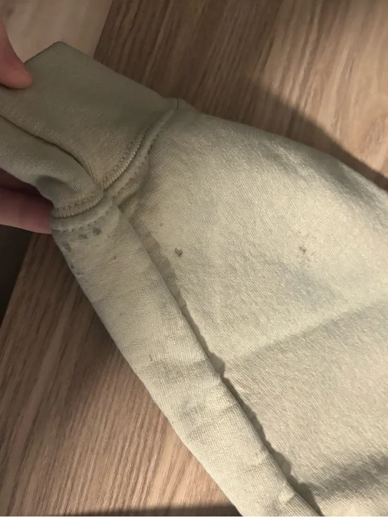 Sweatshirt - Picture 2 of 3